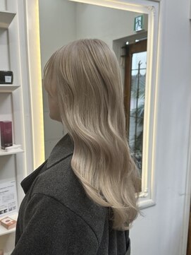 イオエ 心斎橋(ioe) グレージュ20代30代40代【髪質改善,レイヤーカ