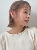 顔周りレイヤーカットくびれヘアミルクティーベージュカラー
