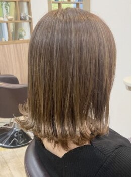 マリアール(MariR)の写真/大人女性の為の艶カラーで、白髪をカバーしながらオシャレを楽しめる♪髪に優しい薬剤でダメージレスに◎