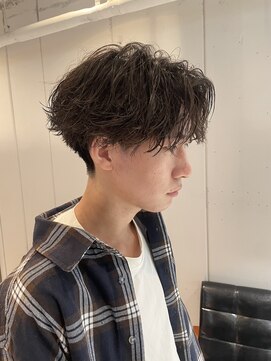オンド(Onde) センターパートシャドウパーマ