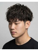 ジェットブラックキューサンロク(JET BLACK 936)&nbsp;縦落ちツイストスパイラルパーマ