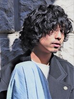 ガズル ハラジュク(GUZZLE HARAJUKU)&nbsp;無造作スパイラルパーマ　メンズ　ミディアム