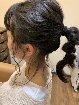 クローバー(CLOVER) ♪癖毛さん…ゴムとオイルだけ♪簡単アレンジ ポニーテール♪