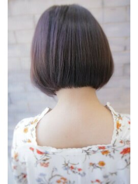 エアービジュー(Air Bijou) 大人 前下がりショートボブ