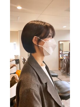 リラ バイ クオーレ(LIRA by CUORE) 耳掛けショート