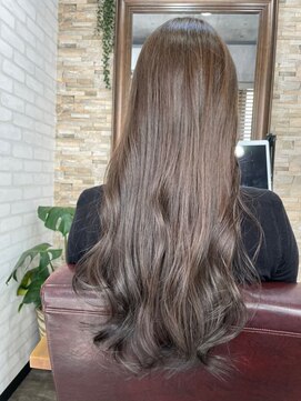 ハサミバイアトリエナガノ 千葉(8sami by atelier nagano) ショートボブ/センターパート/ツヤ髪/グラデーション/イヤリング