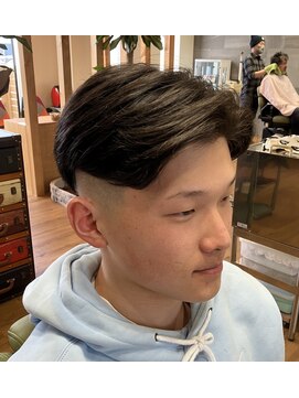 カプセル(kapsel) ツーブロックフェードスタイル