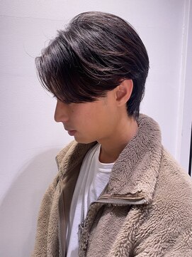 ステア ケース(stair case) 韓国メンズセンターパート襟足あり刈り上げ