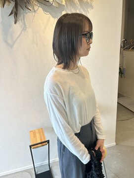 イト(itO.) レイヤーボブ×オリーブカラー