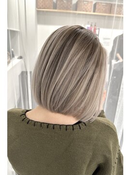 カラ ヘアーサロン(Kala Hair Salon) ショートボブ、品の品のあるバレイヤージュ