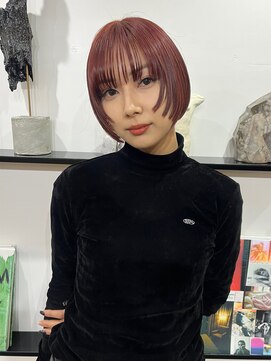 ユーリカ(Eurica) レイヤーカット/ショートヘア/赤カラー/顔まわり/ブリーチカラー