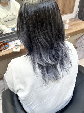 ケンジ 横須賀中央(KENJE) ホワイトグラデーション