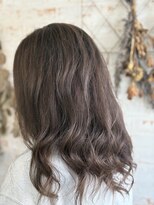 アカイトビラ ヘアケアサロン(AKAI TOBIRA Hair Care Salon)&nbsp;ハイライト×白髪ぼかし