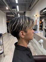 コワファースト長崎シャンプーボーイ 2nd(COIFF1RST 長崎 SHAMPOO BOY) センターパート