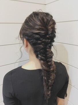 ネオリーブ アンド 渋谷店(Neolive &) 【Neolive & 渋谷店】編み下ろしフィッシュボーン