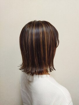 クラップヘアー(CLAP hair) ハイライト×外ハネボブ