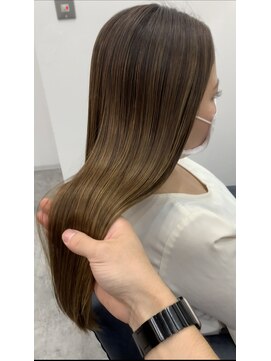 ミント 鳳(Mint.) 20代 30代 40代 セクションカラー オリーブグレージュ 横顔美人