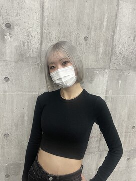 モニカ 栄店(MONIQA) ホワイトシルバー