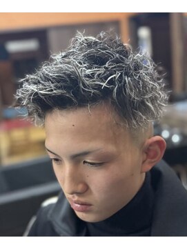 ピシャッとニ代目銀二郎 ツイストスパイラルパーマ