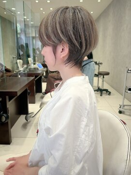 アース 栄店(HAIR&MAKE EARTH) earthショートレイヤーボブミルクティー丸みショートボブ