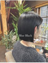 ミルクティ 古民家店(Milktea)&nbsp;切りっぱなしボブにBlue blackのダークトーン