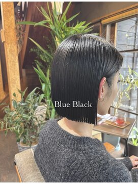 ミルクティ 古民家店(Milktea) 切りっぱなしボブにBlue blackのダークトーン