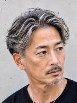 ソレリア(Soleria) 白髪を活かす!大人のニュアンスパーマ・ツーブロック