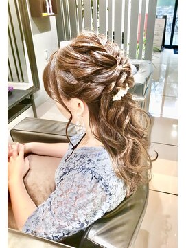 アイディー ヘアメイク(iDhair&make) ハーフアップ