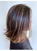 ハイライトバレイヤージュ×切りっぱなしボブ