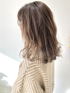 フォーク FOLK 【FOLK】サロンスタイル・ハイライトセミディ♪