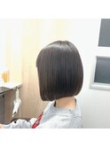 切りっぱなしボブ×グレージュ