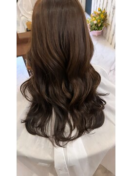 ニーゼロゼロナナ(2007) ツヤ巻き髪