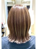 大人女子おすすめハイライトカラー ナチュラルベージュ