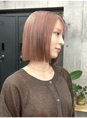 ピンクベージュ
