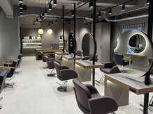 ショコラ アン 横須賀中央の雰囲気（グレーを基調とした高級感のある空間で寛げる店内♪【髪質改善】）