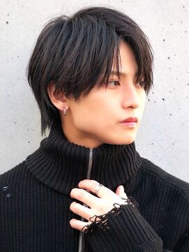 エイド 渋谷(aid) 束感コンマバングセンターパートウルフ毛流れショート