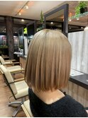 切りっぱなしのラインが可愛い◎タイトにまとまる、ミニボブ。