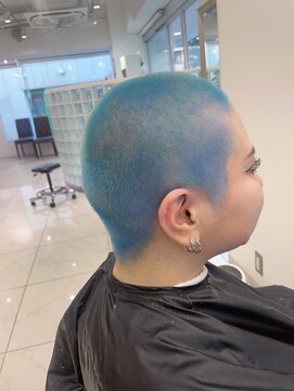 アッシュ 下北沢店(Ash) ブリーチ２回坊主水色カラー