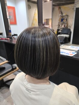 フロム(FROM)の写真/テラのクレイカラー使用！負担を抑えたクレイ白髪カラーで、あなたらしい美しい髪色を目指す♪