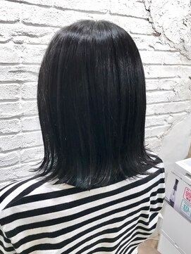 マカナ(makana) 切りっぱなし外ハネ