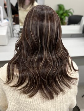 ヨロ 小岩(YOLO) ハイライトカラーミルクティーベージュケアブリーチダブルカラー