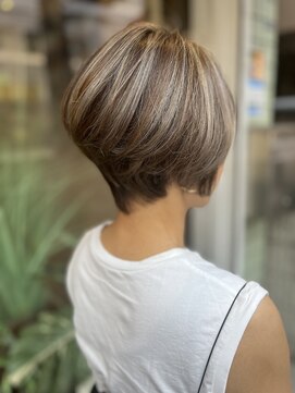 プラス エー(PLUS A) 立体感ショート×グレージュハイライト