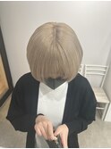 ブロンドベージュ/ダブルカラー/ケアブリーチ/ブリーチ/ショート