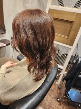 クララデアンシュシュ クララ店(Kurara de UN CHOU-CHOU) ミディアムレイヤーパーマ、ウルフパーマ