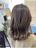 オリーブベージュ×ハイライト