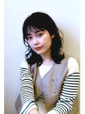 顔周りレイヤーで透け感ミディアム