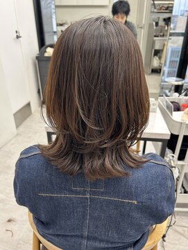 ビューナゴヤ 名駅(VIEW NAGOYA) レイヤーカット/外ハネレイヤー/くびれヘア/前髪カット