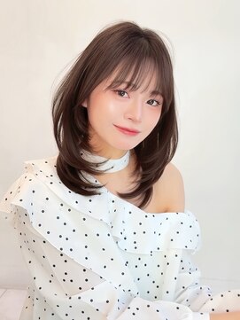 ジュイル シブヤ(JEWIL SHIBUYA) ミディアムくびれレイヤー