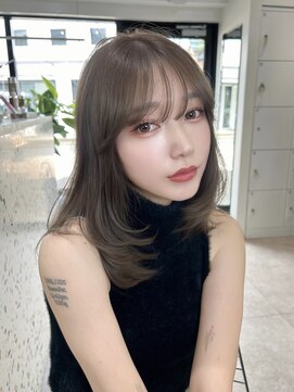 オニキス 原宿(ONYX) a100レイヤーカットザクザクレイヤーブリーチカラー韓国ヘア