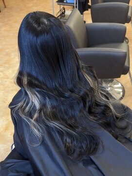 ゼウス(Zeus.) 海外ヘアーハッシュカットレイヤーカット